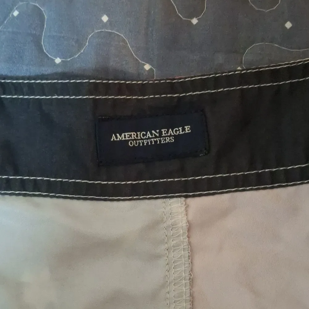 American Eagle Outfitters Red and Black Flag Swim Board Shorts size small